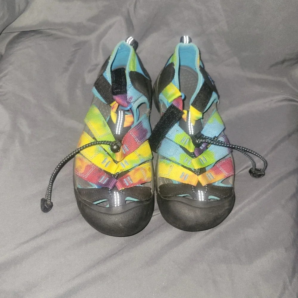 Keen Newport H2 Kids Size 3 Rainbow Tie Dye Outdoors  Fisherman Sandals Shoes